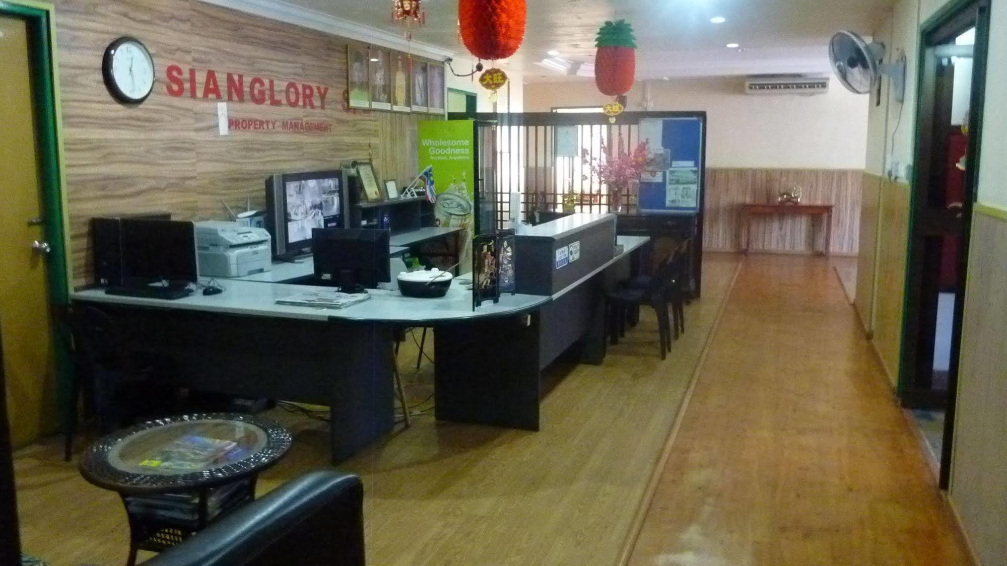 7 Hung Hung Inn 亞庇 外观 照片
